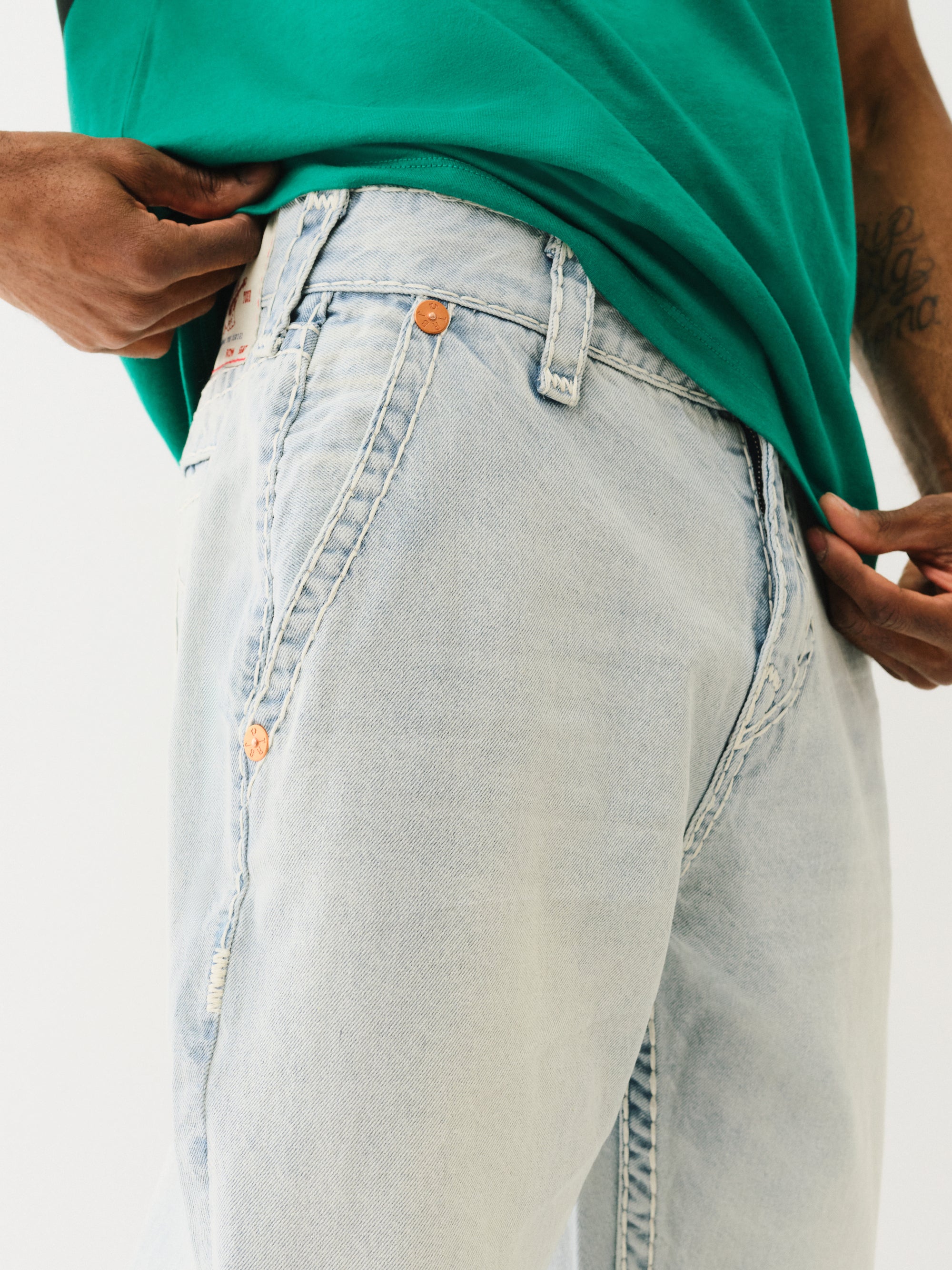 True Religion Blue Collar Super T Bobby 32In Optic Stone Light Wash