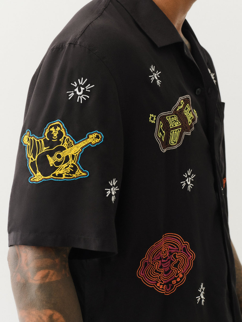 True Religion Ss Camp Shirt Allover Embro Blk Green Yellow