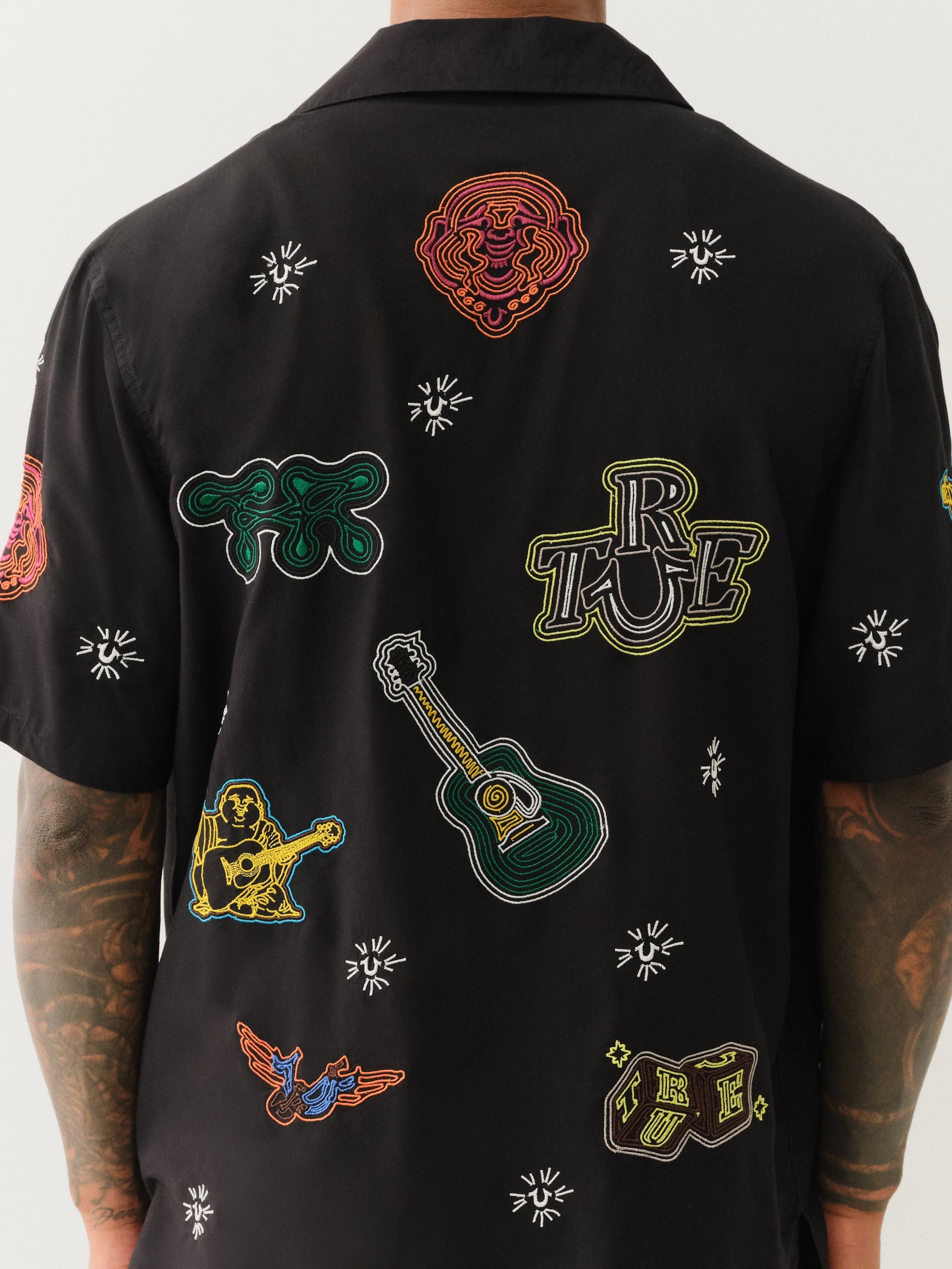 True Religion Ss Camp Shirt Allover Embro Blk Green Yellow