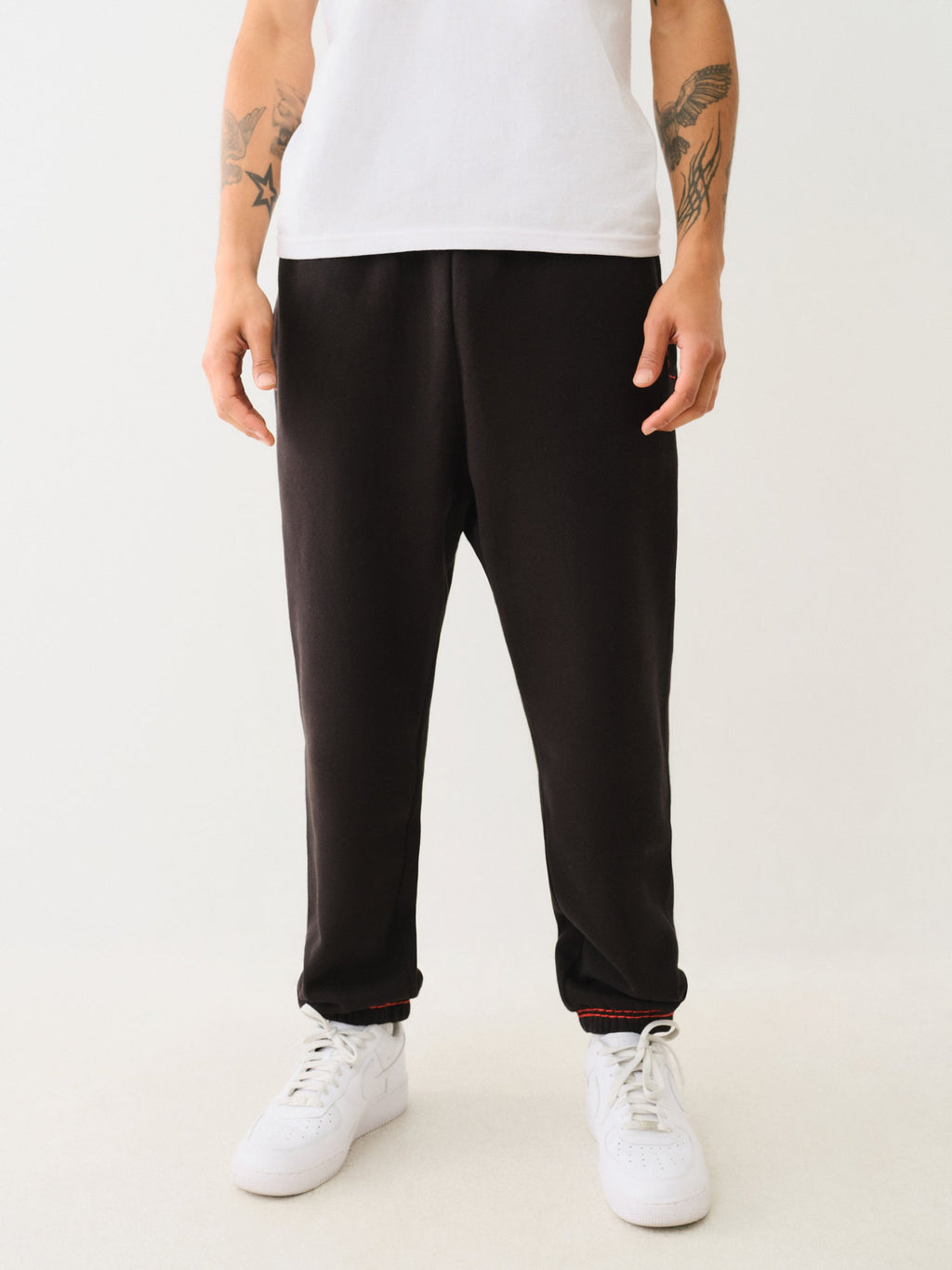 True Religion Super T Relaxed Jogger Black -Red