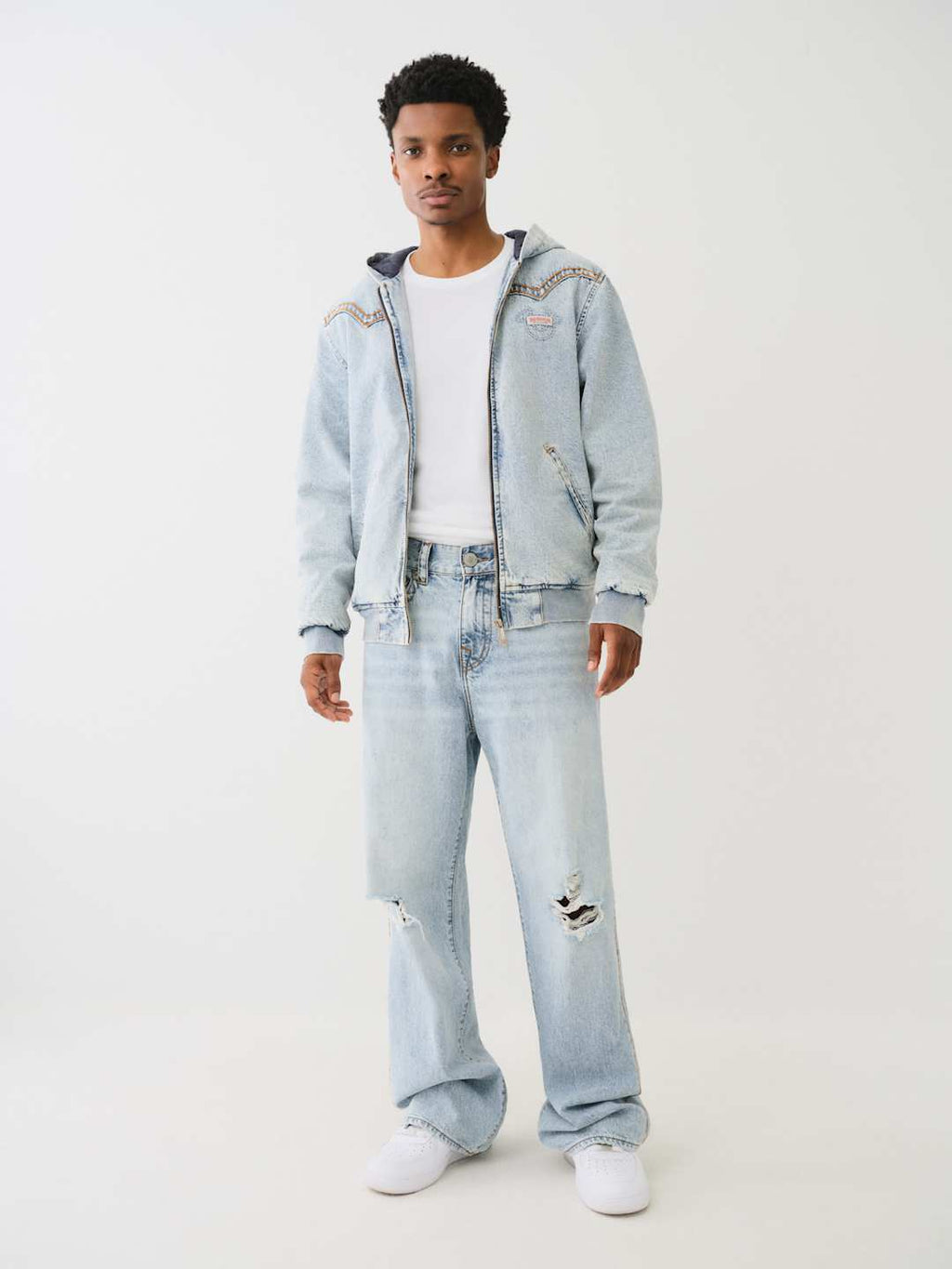 True Religion Vinny Jeans Sideseam Gene Rips Light Wash