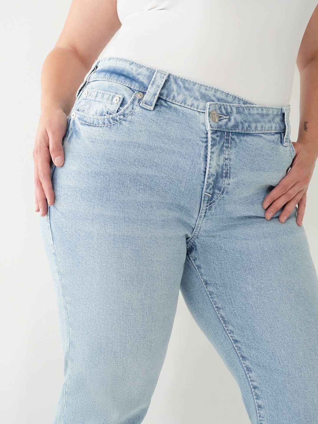 Ricki Crossbody Relaxed Jean