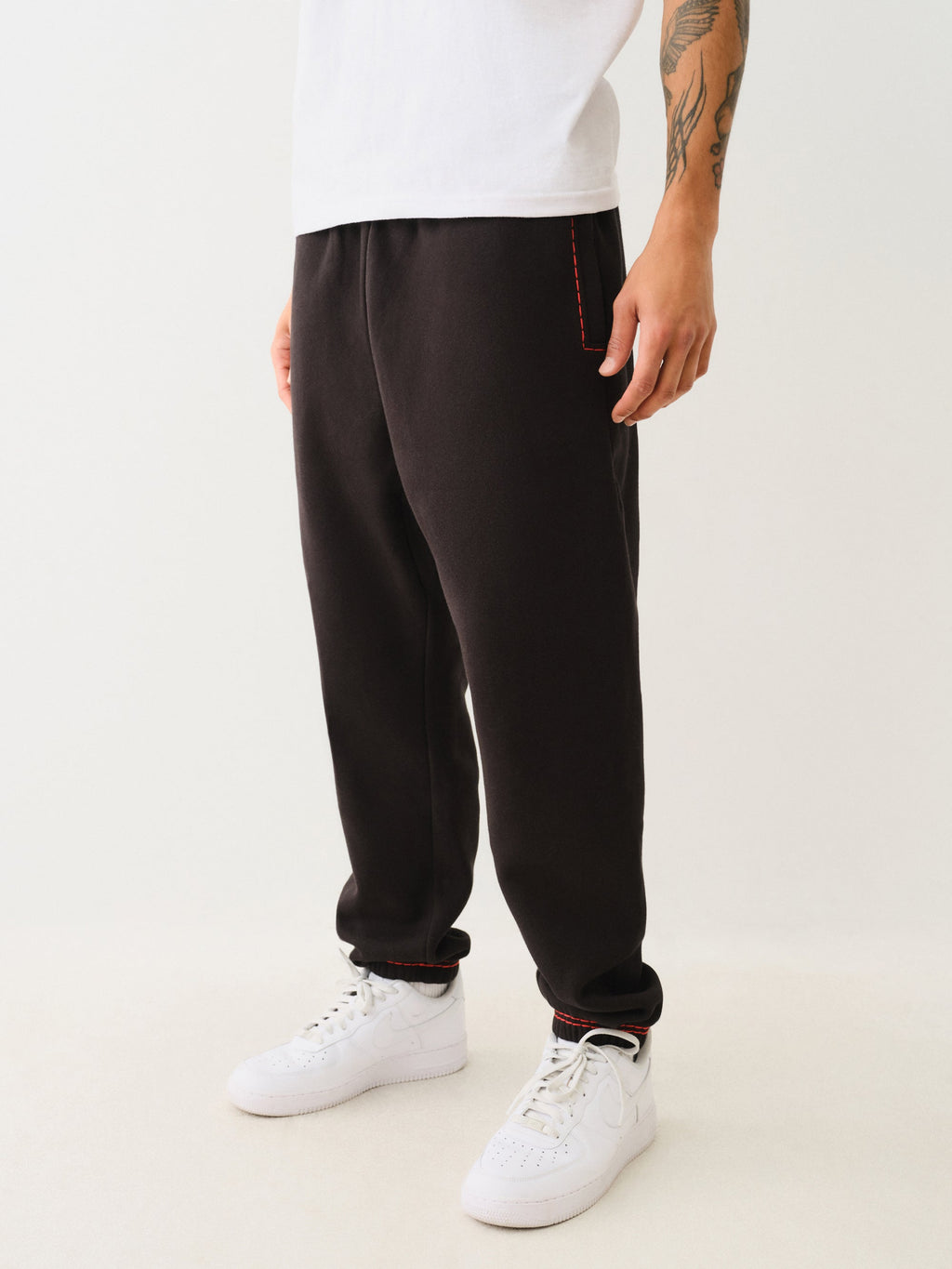 True Religion Super T Relaxed Jogger Black -Red